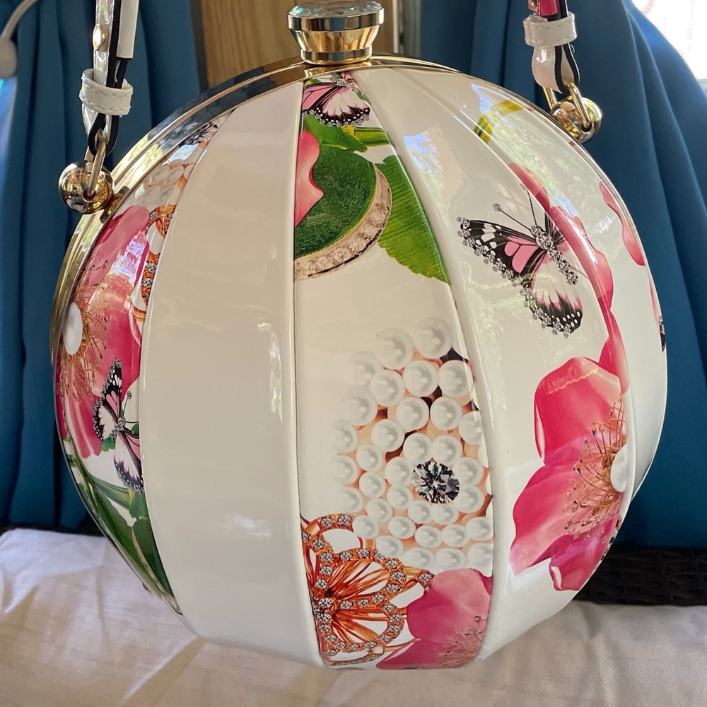 Great one of a kind purse from Blooming Dale’s